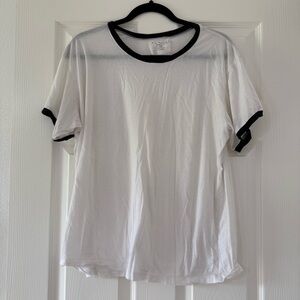 Acacia basic tee (Size L)